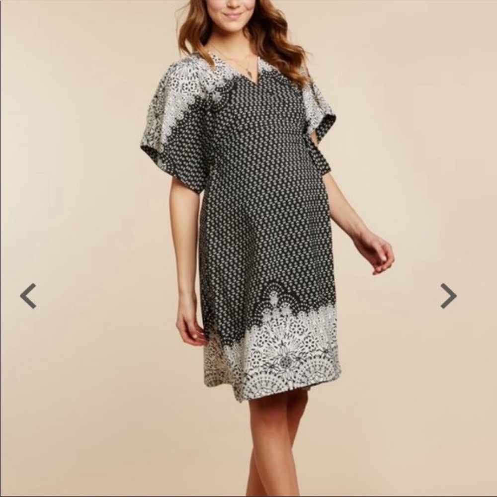 Jessica Simpson wrap back and white floral short maternity dress